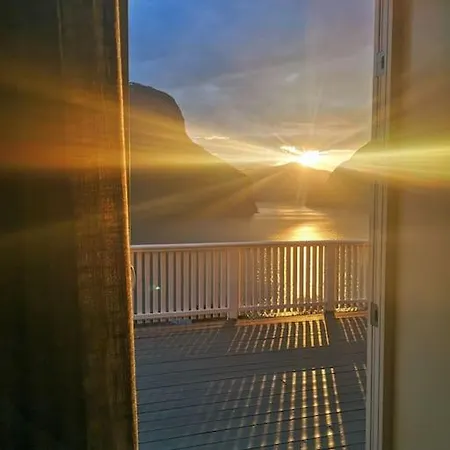 Aurlandsfjord Panorama فيلة